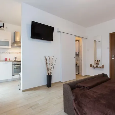 Centre בית הארחה 4*